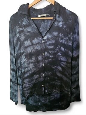 SOFT SURROUNDINGS Tie Dye Galaxy High Low Silky Button Down - Petite Medium